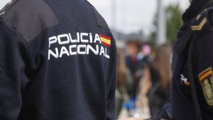 La Policía y el Gobierno alertan a los ciudadanos: cuidado con enviar fotos de tu DNI