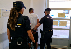 Detenido un delincuente en Valencia cuando se jactaba en una red social de su huida de la justicia