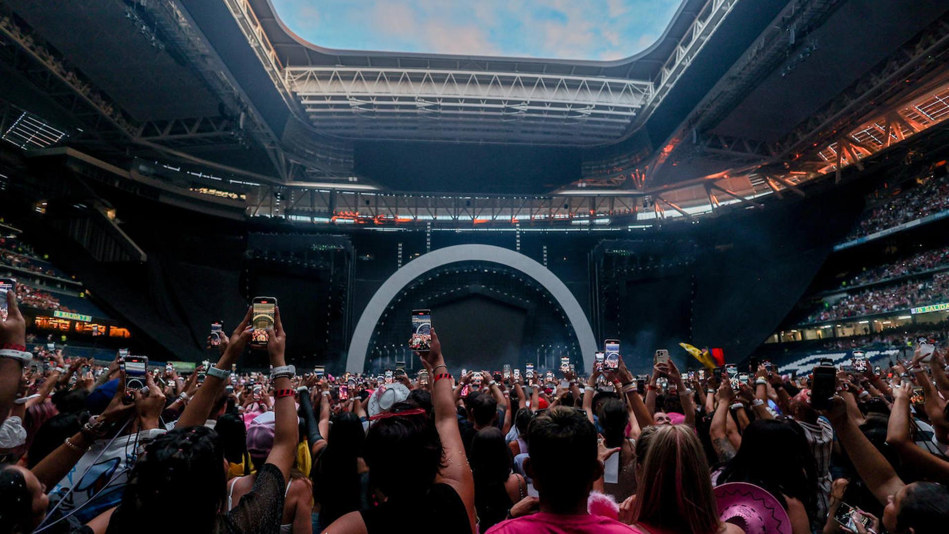 Qué derechos pueden reclamar los afectados por la cancelación de los conciertos de Aitana o Lola Índigo en el Bernabéu