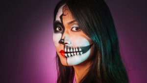 Halloween 2024: los mejores trucos de peinado y manicuras terroríficas