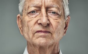 Geoffrey Hinton, premio Nobel de Física: «Deberíamos tener mucho miedo»