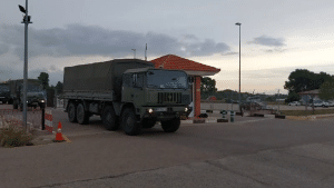 Infantes de Marina, aviadores, paracaidistas y zapadores refuerzan la ayuda a los afectados por la riada