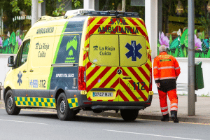 Fallece un hombre de 87 años tras sufrir un accidente en Logroño la ambulancia en la que era trasladado