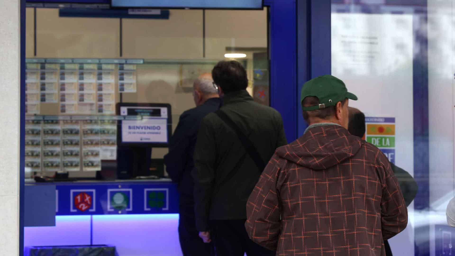 Dos afortunados ganan más de 74.000 euros en el sorteo de la Bonoloto de este sábado