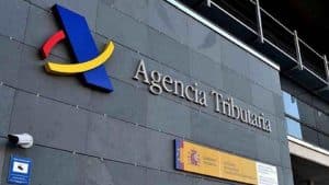 Declaración de la renta 2024: Deducciones por alquiler y coches eléctricos