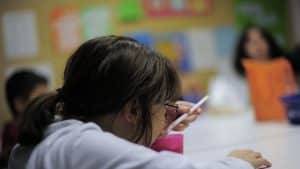 La pobreza castiga a los niños un 38% más que al resto de españoles