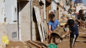 La CHJ admite que redujo a la mitad el personal durante las horas más críticas de la dana