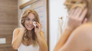 ¿Tienes los ojos secos? Descubre por qué ocurre y cómo aliviarlo según los expertos