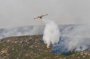 Los incendios de agosto dejan ya más de 115.000 hectáreas quemadas, tres muertos y miles de desalojados