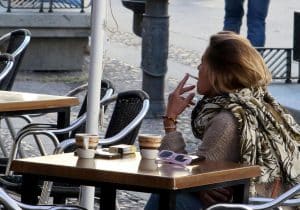 Nuevas restricciones para fumadores: estos son los espacios donde ya no se podrá fumar
