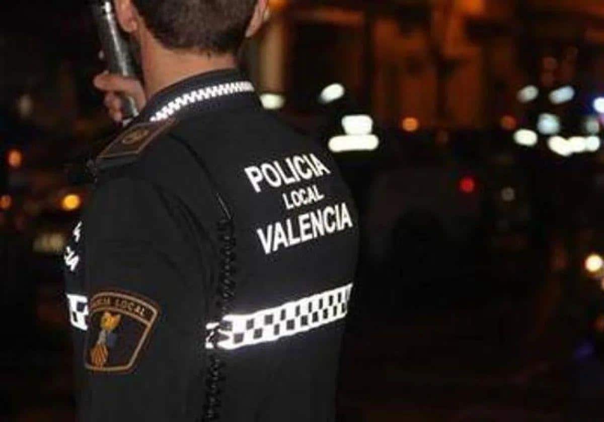 Clava un destornillador por la espalda a un joven en Valencia y le perfora un pulmón porque no le dio un cigarro