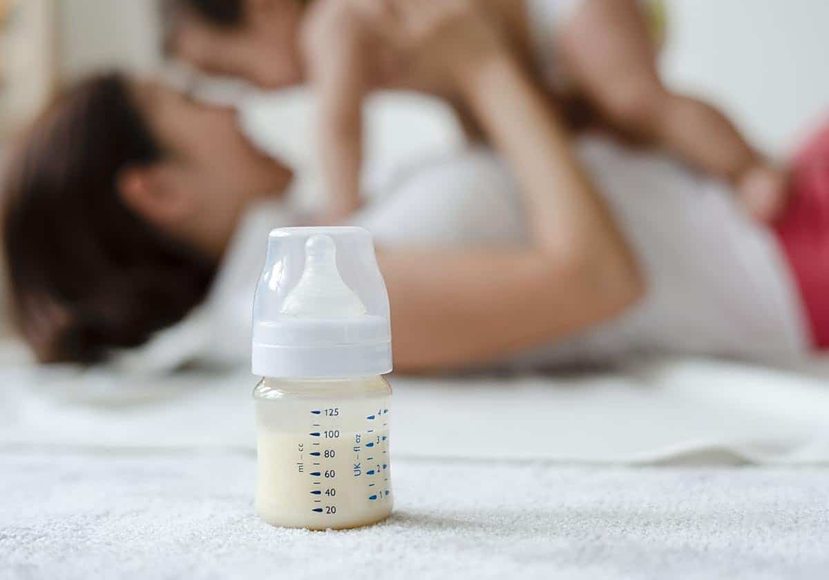 Alerta sanitaria: detectan una toxina en esta conocida leche en polvo para bebés