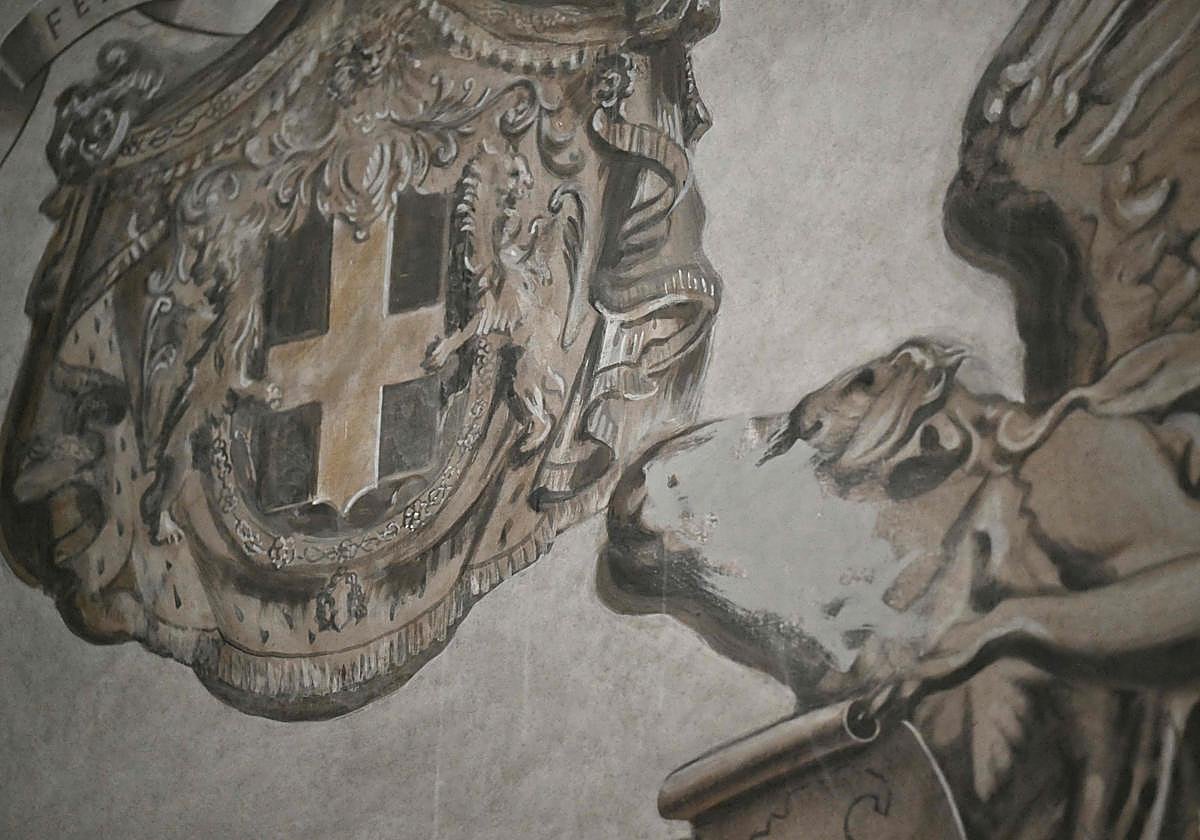 Borran los rasgos de Meloni de la cara del ángel que apareció en una polémica restauración