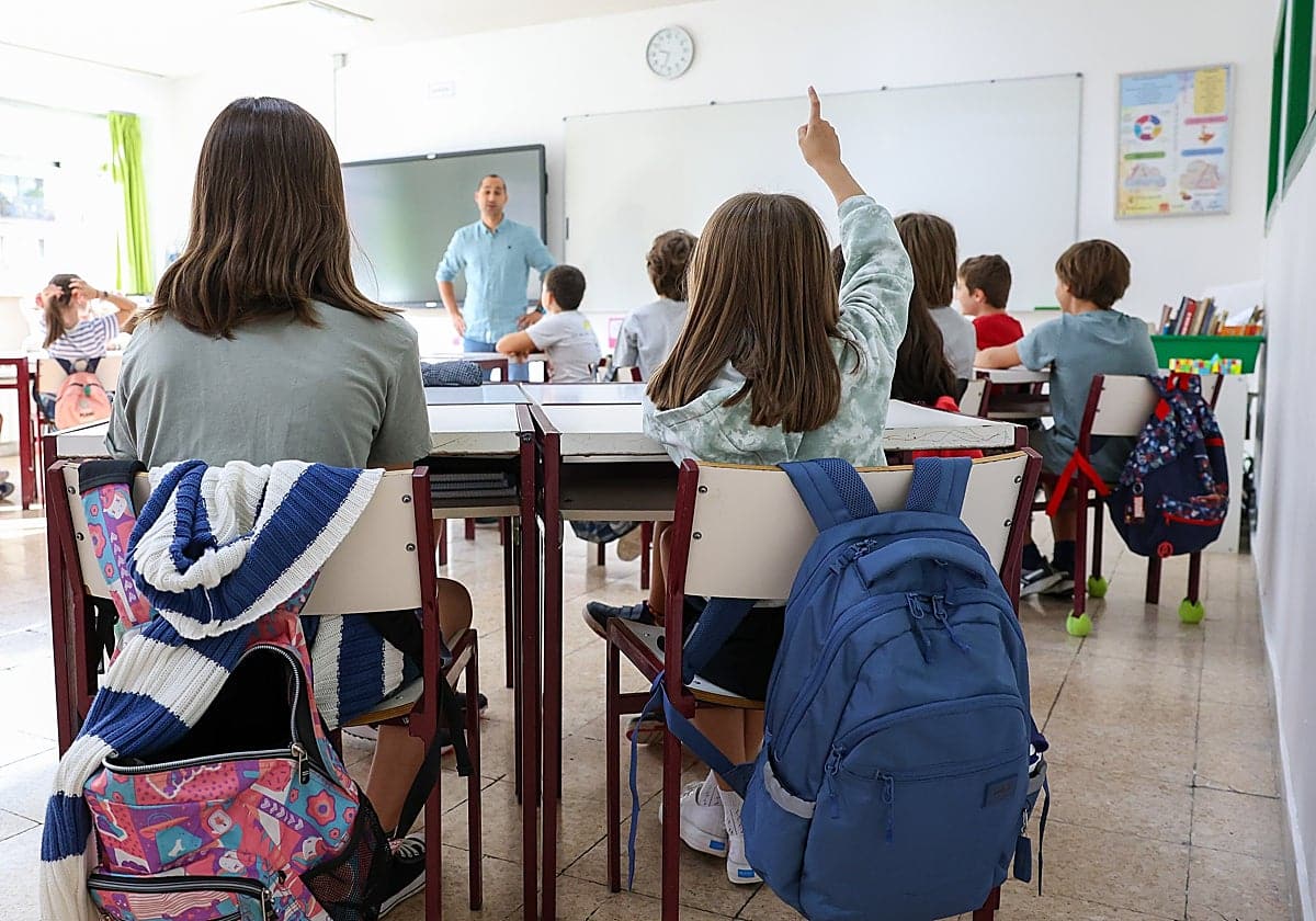 ¡Alarmante! Más del 50% de profesores enfrenta insultos y agresiones de ...
