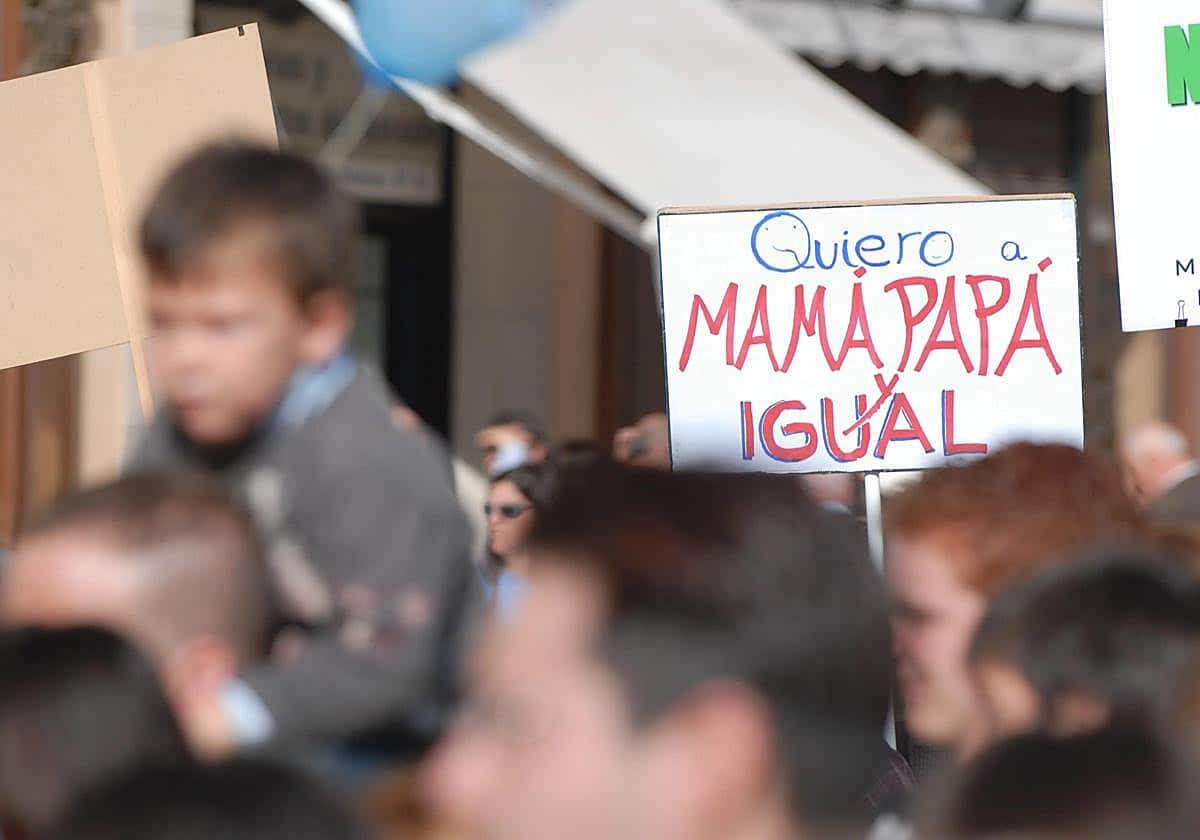 El niño que se hizo mayor de edad sin saber si vivía con papá o con mamá