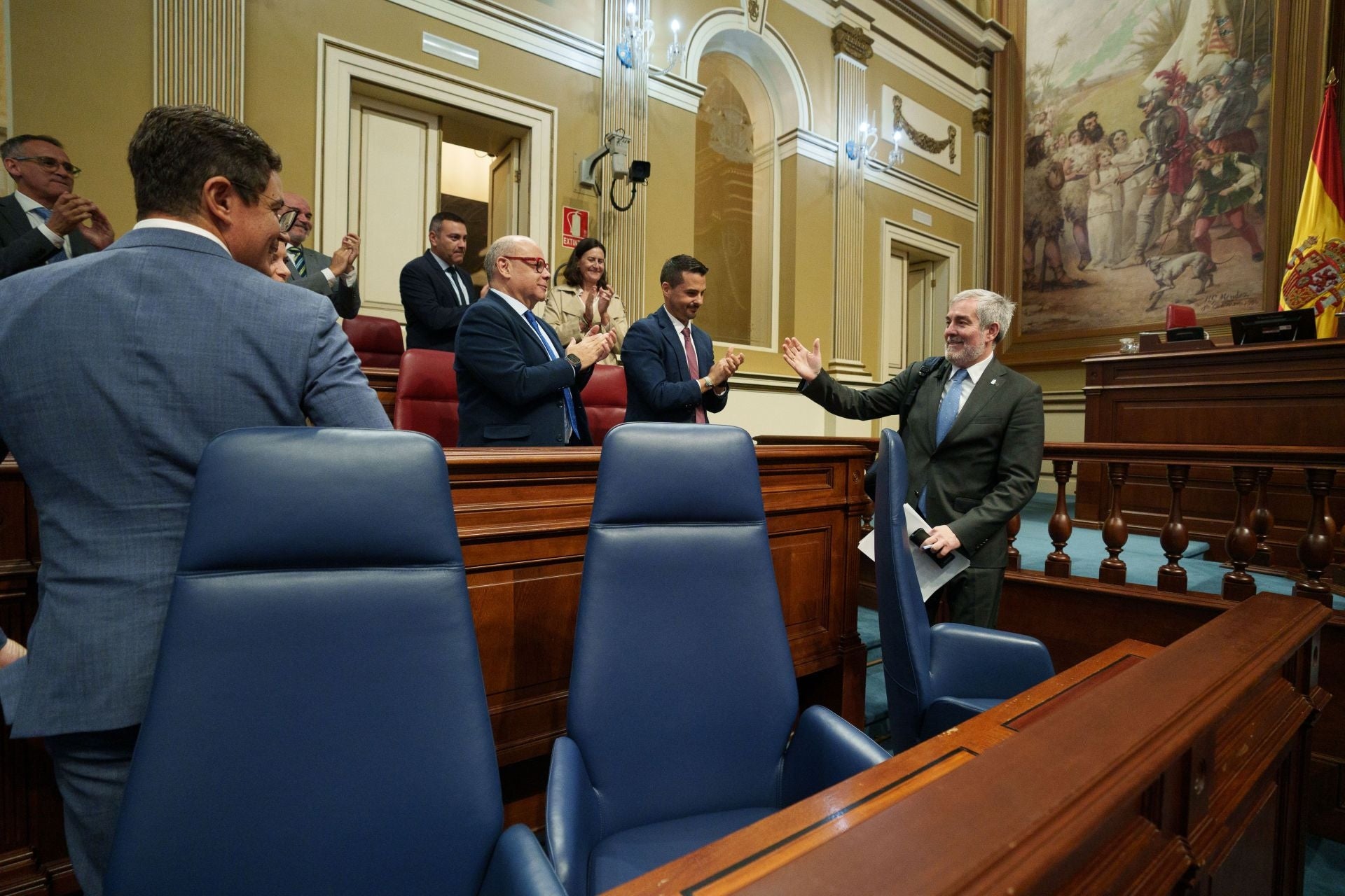Clavijo acusa al Gobierno de «ocultar» que había contagiados en el Hondius y García lo niega