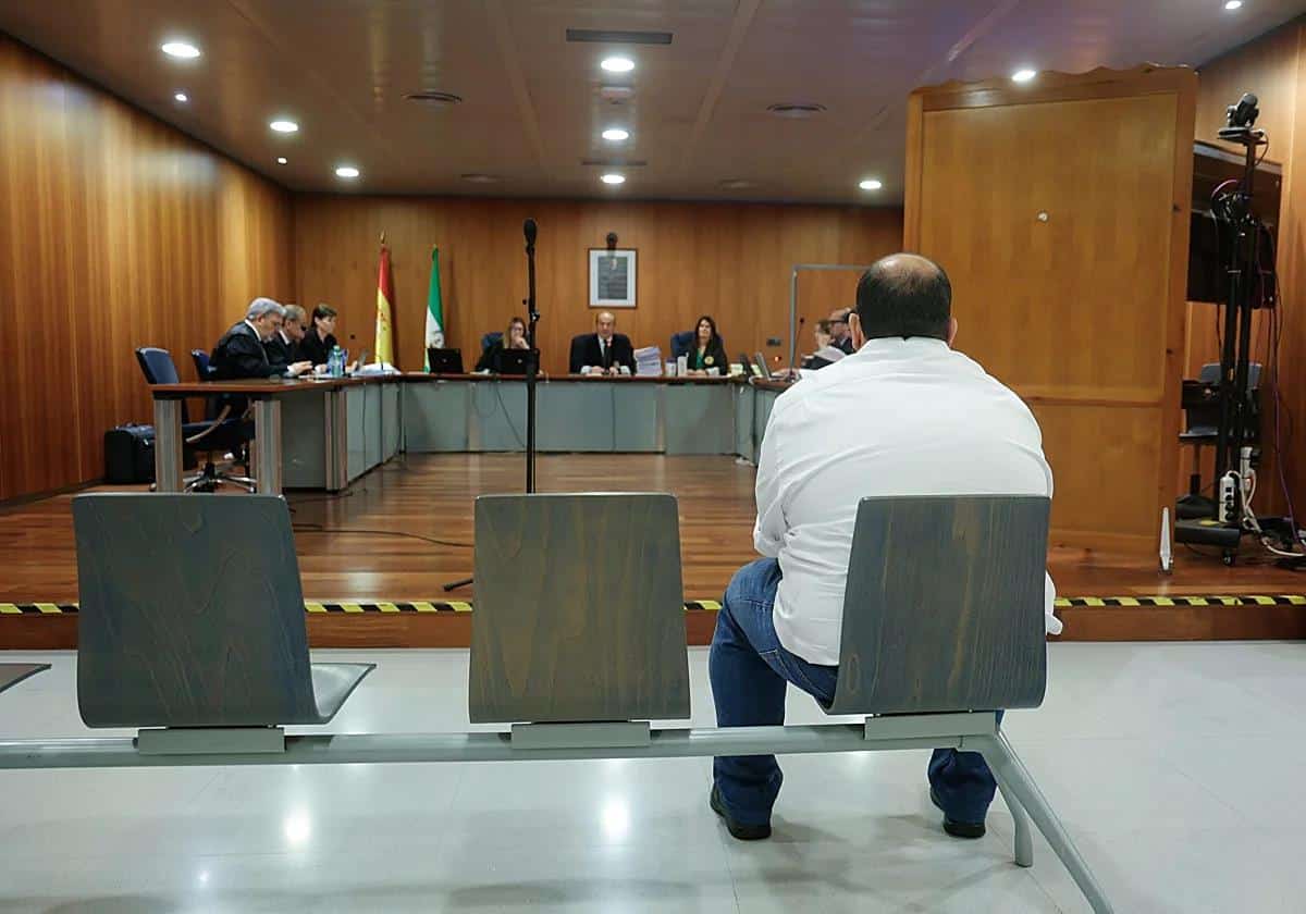 La mujer que descubrió las presuntas violaciones del cura: «Vi las carpetas, clasificadas como un psicópata»