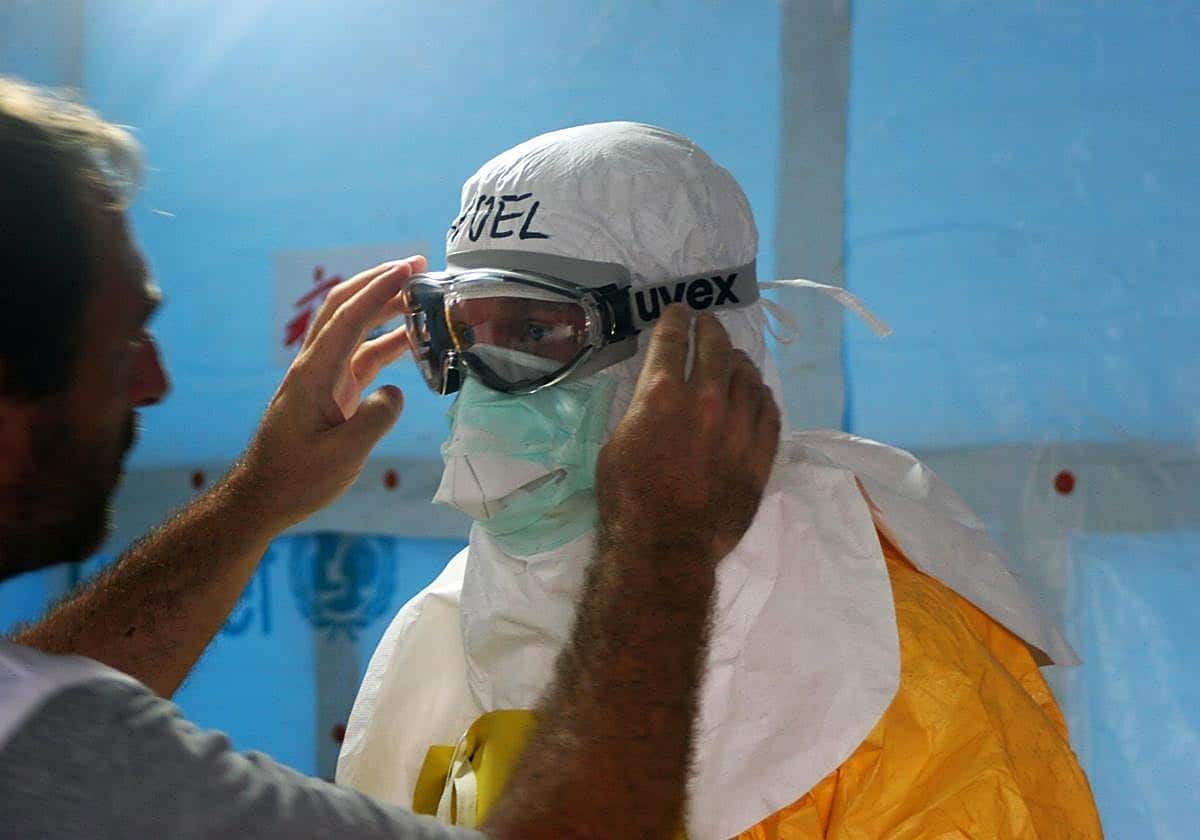 La OMS alerta de un nuevo brote de ébola en Europa: qué sintomas tiene y por qué preocupa la nueva cepa