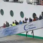 Sanidad autoriza el desembarque en La Coruña del crucero con 21 personas aisladas por gastroenteritis
