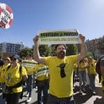 Los docentes cortan los accesos a Barcelona en una nueva jornada de huelga en Cataluña
