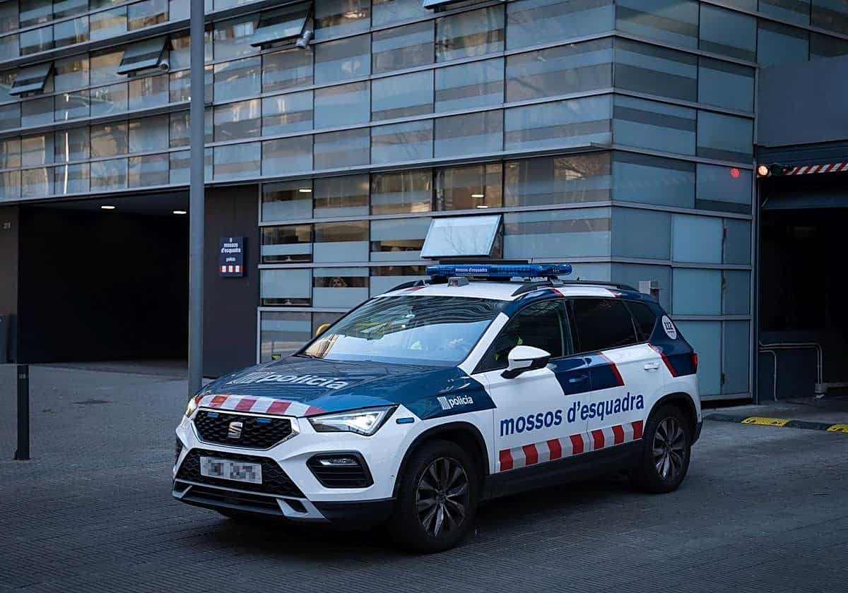 Detenidos tres policías canadienses por una agresión sexual a una prostituta en un taxi en Barcelona