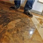 Rocía con spray pimienta a dos vecinos que le acusaron de dejar heces en su puerta de casa en Bilbao