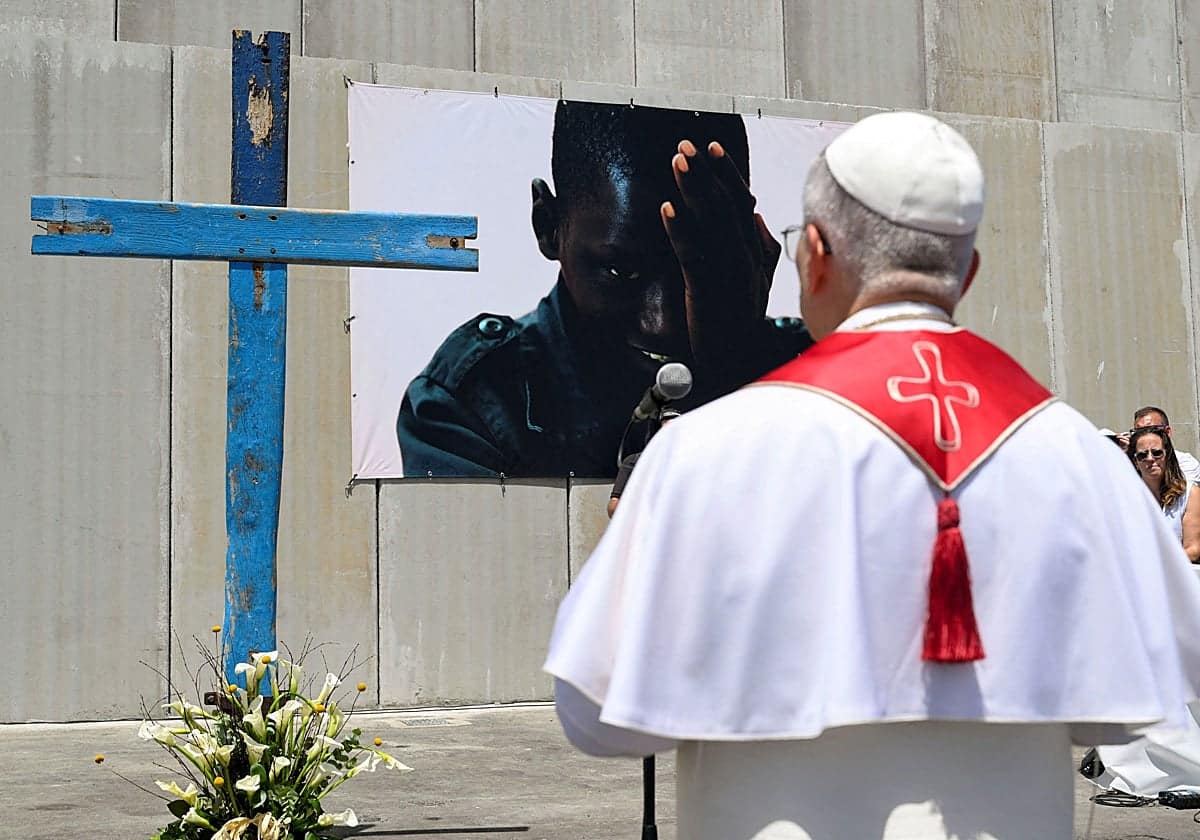 El Papa: «Europa no puede acostumbrarse a que el mar sea un cementerio sin lápidas»