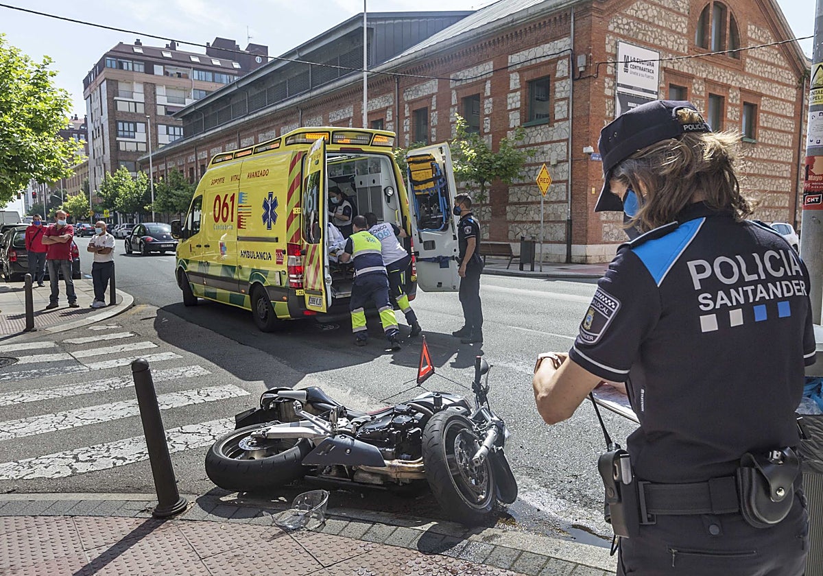 Los accidentes de moto causan más ingresos en la UCI que los de coche