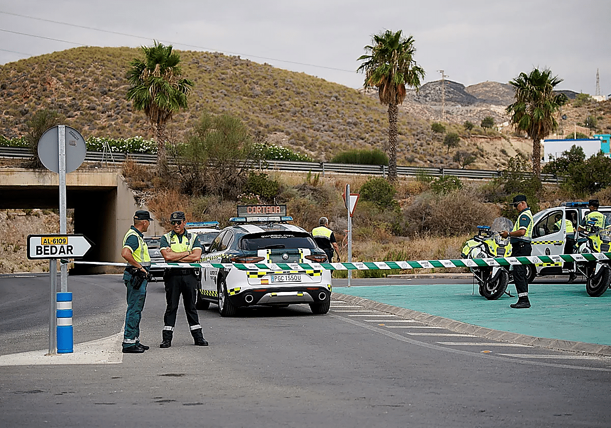 La muerte de una mujer herida grave en el incendio de Almería eleva a 13 los fallecidos