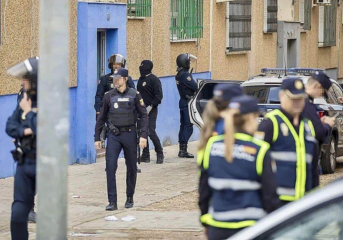 Muere el bebé de la mujer tiroteada en Isla Cristina en un ajuste de cuentas que deja cuatro fallecidos