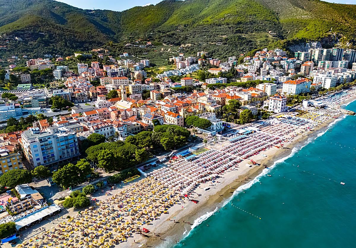 La rebelión de unas monjas en Italia por 50 metros de playa