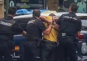 Muere asesinada una joven de 27 años en Santander y su pareja confiesa el crimen