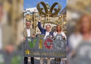 Vigo ya prepara la Navidad en pleno verano: comienzan a instalar las luces de 2026