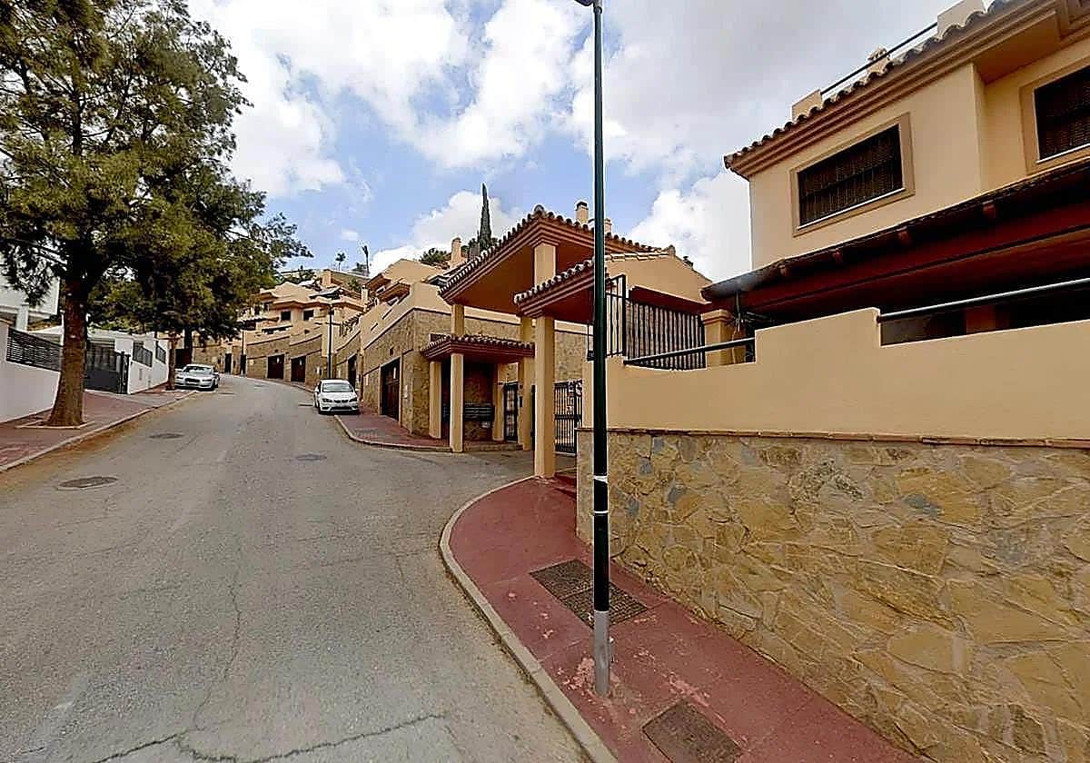 La hija de 12 años avisó al 112 de que su padre intentaba estrangular a su madre en Málaga