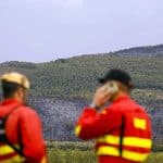 El incendio de Tuéjar sigue activo pese a la lluvia y los bomberos trabajan para controlarlo