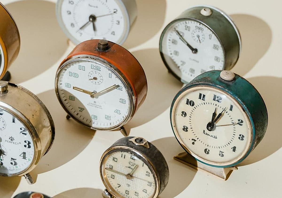 Cuándo se cambia la hora en octubre: el día que dormiremos más y los relojes volverán a las 2