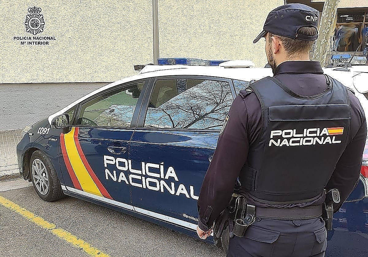 Propinan una paliza a dos mujeres en un piso de Málaga: golpean a una de ellas con una pistola en la cabeza