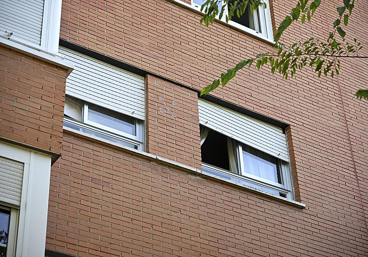 El detenido por la muerte de sus padres en Madrid ya amenazó con un cuchillo a vecinos de su pueblo