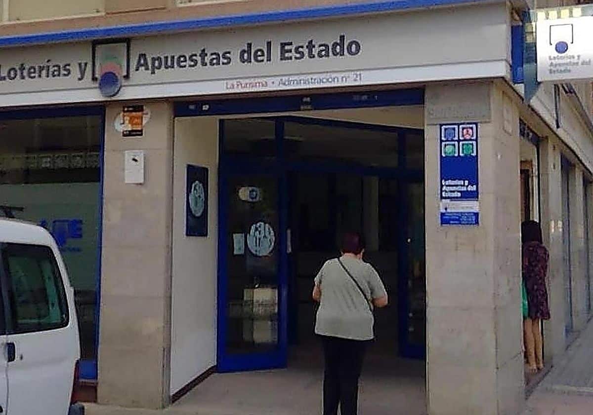 Dos acertantes ganan más de 46.100 euros en el sorteo de La Primitiva este lunes